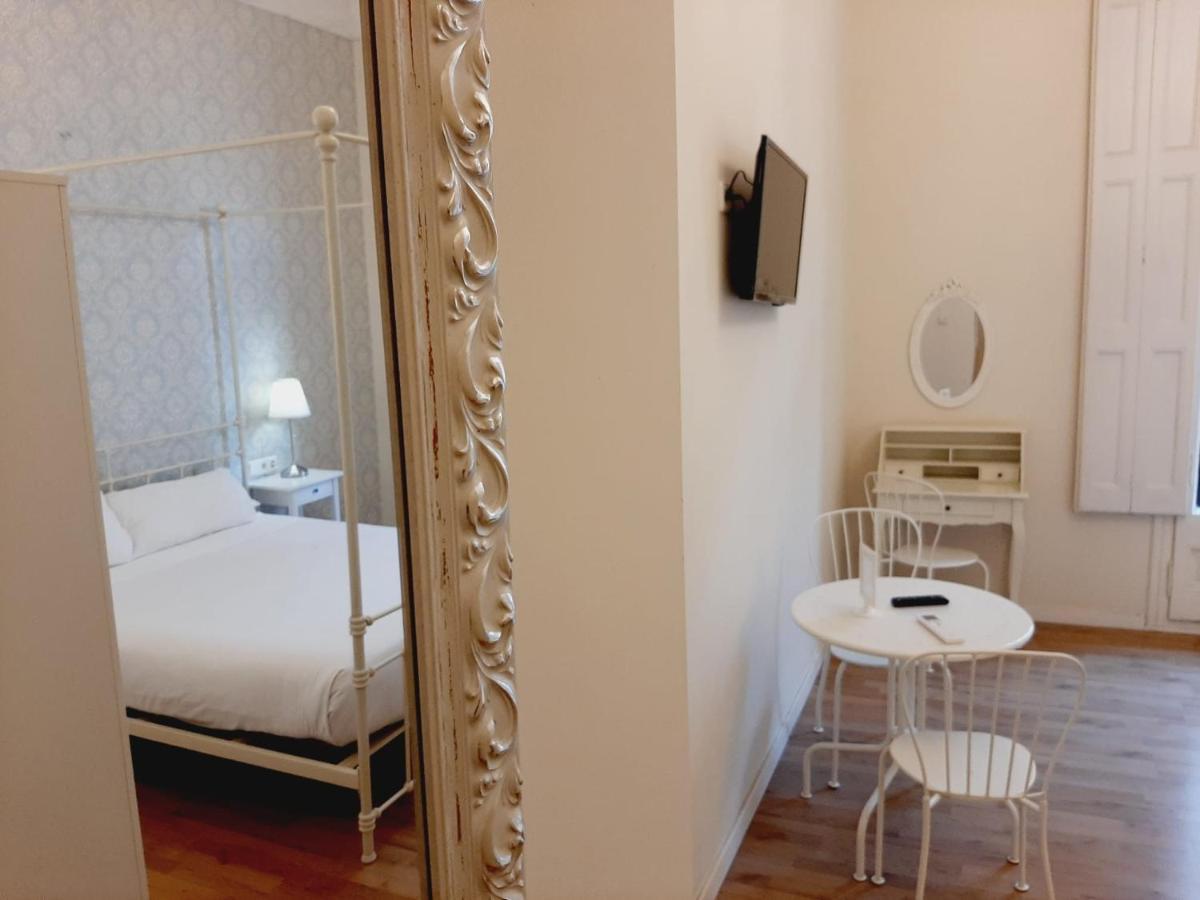 Lumine Luxury Suites By Gaiarooms Барселона Екстериор снимка