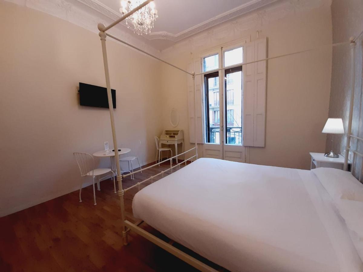 Lumine Luxury Suites By Gaiarooms Барселона Екстериор снимка