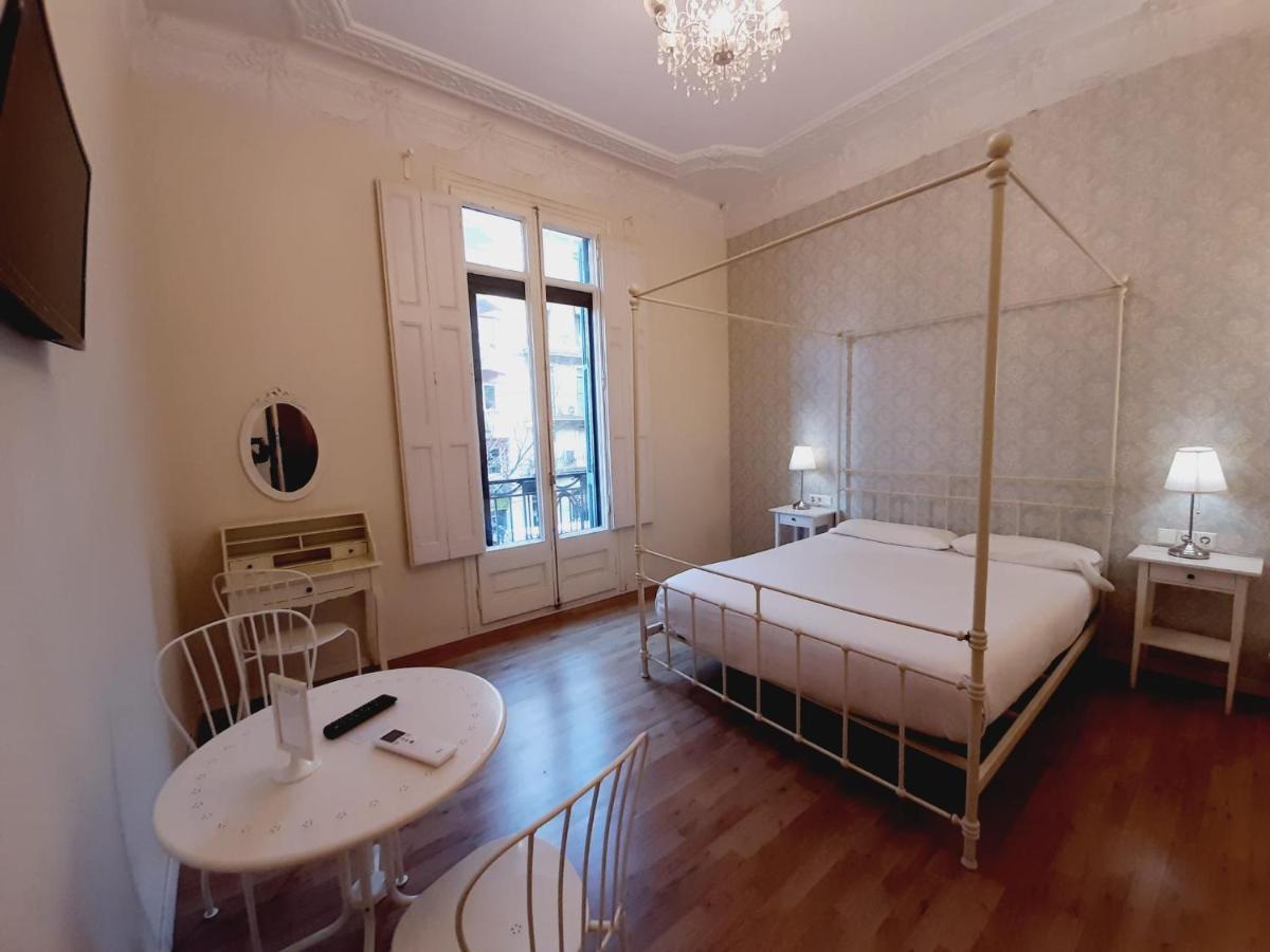 Lumine Luxury Suites By Gaiarooms Барселона Екстериор снимка